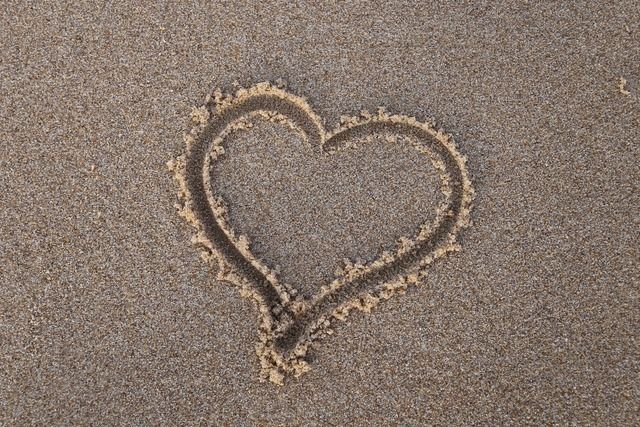 Single Urlaub Herz im Sand